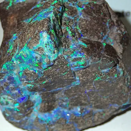 Boulder opal — Winton, Quilpie, Yowah, Koroit